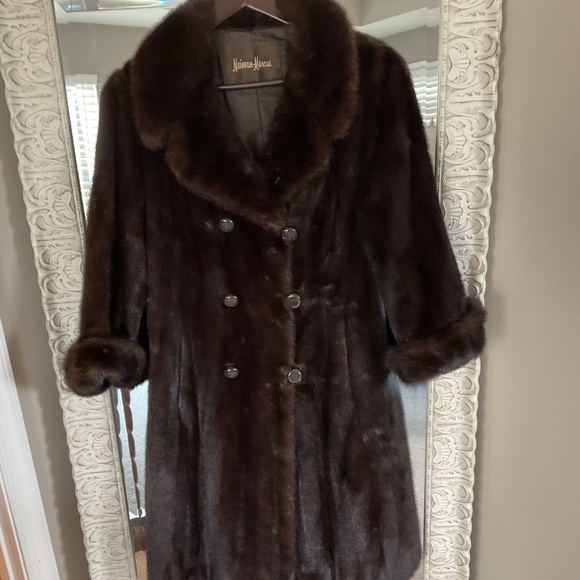 Mink Coat- Dark Brown, just below the knee - Picture 2 of 4